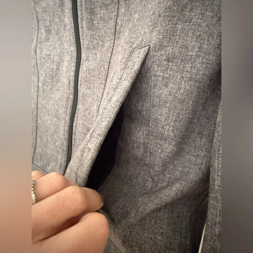 Levi's Men's Gray Thick Jacket with Black Hood - Size S - Picture 3 of 11